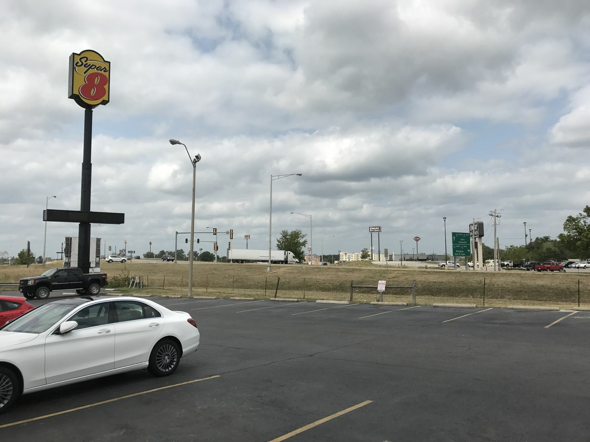 Super 8 By Wyndham Mount Vernon, Il Luaran gambar